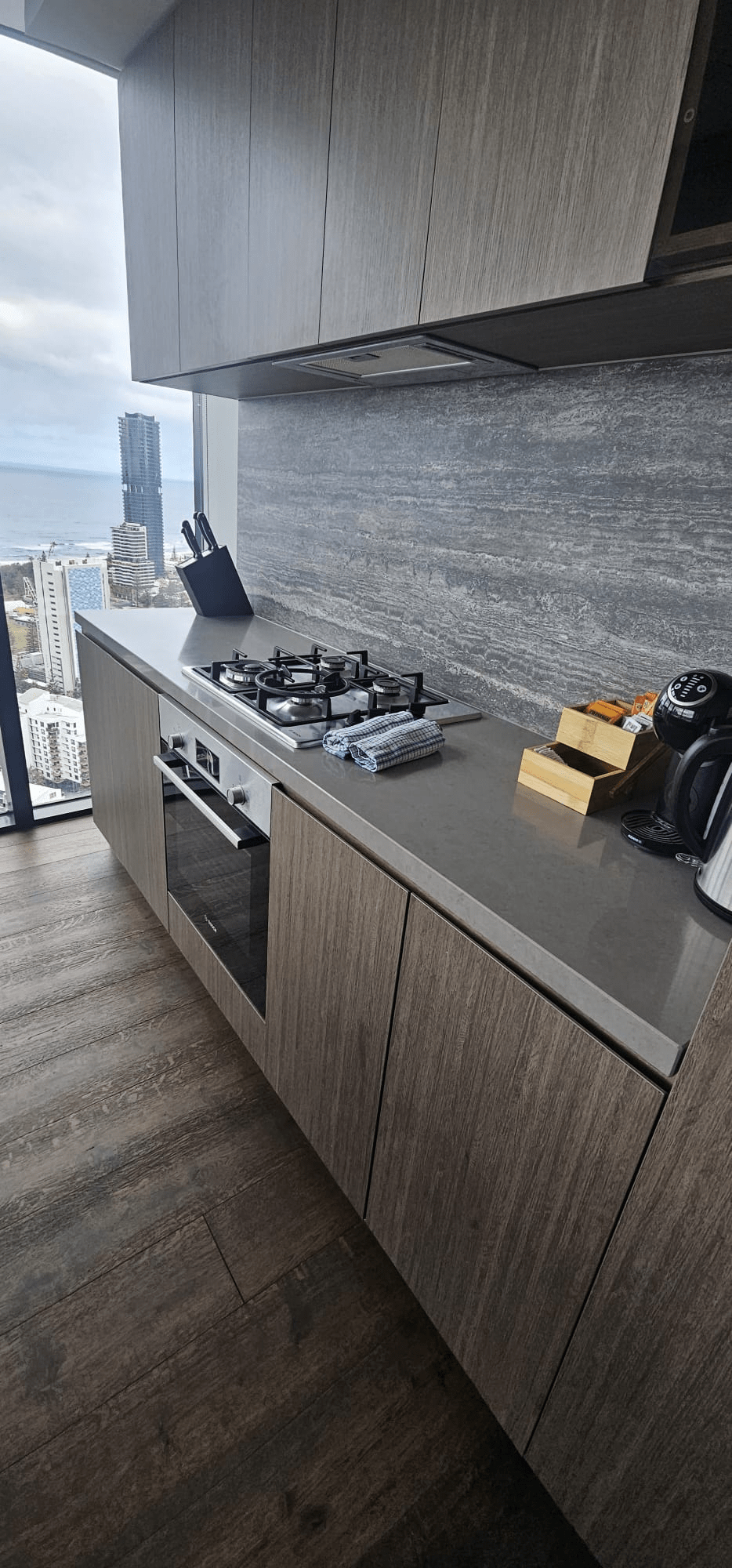 Sparkling deep-shine cleaning service by Blue On Time